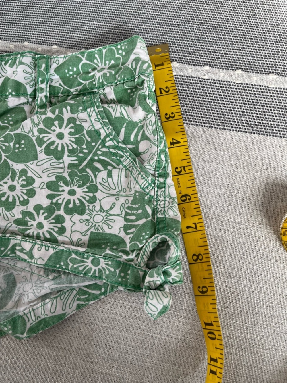 Bongo Retro Vtg Y2K 90'sFloral Shorts Green White Womens Paisley Shorty Shorts 5 - Picture 11 of 14